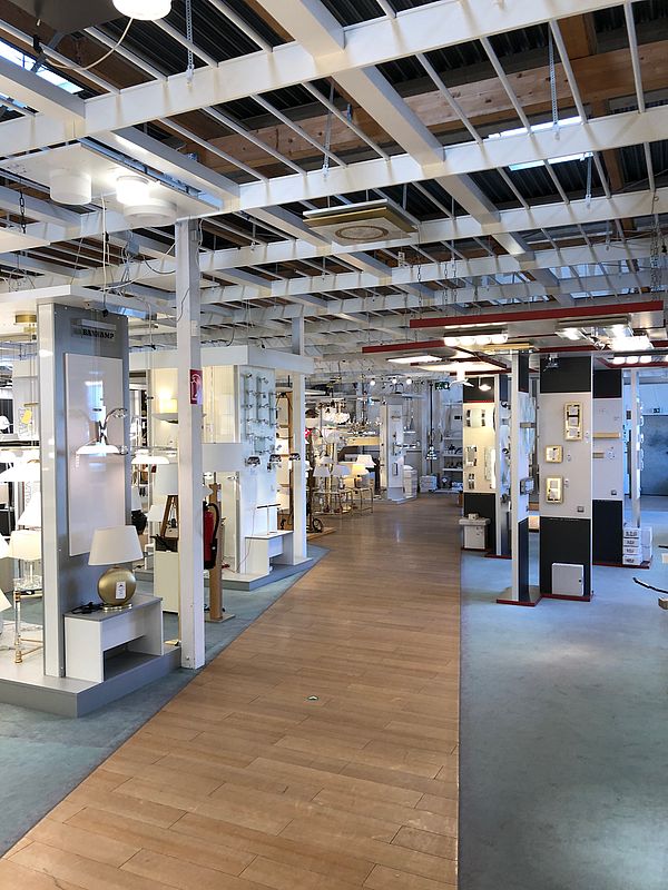 Leuchtenhalle ratingen reck gmbh & co kg Leuchtenhalle ratingen reck gmbh & co kg